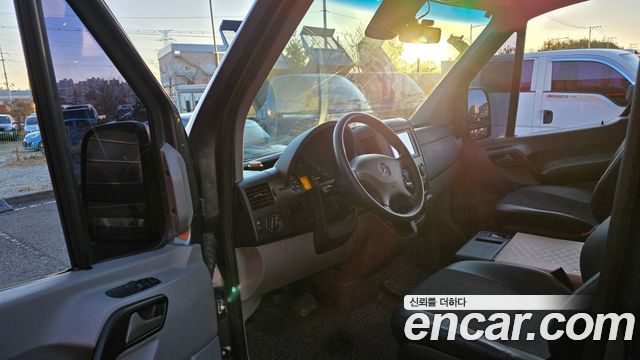 Mercedes-Benz Sprinter 2017 — photo 11