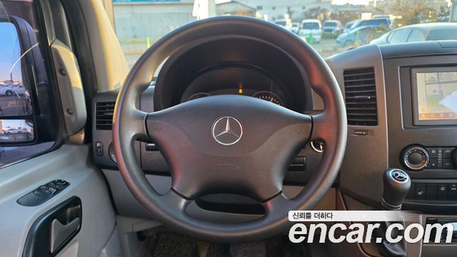 Mercedes-Benz Sprinter 2017 — photo 14