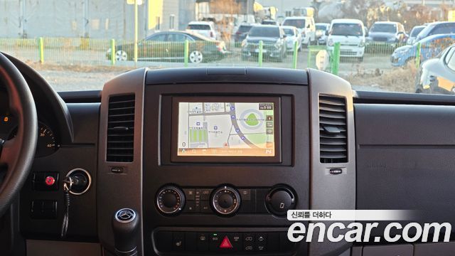 Mercedes-Benz Sprinter 2017 — photo 16