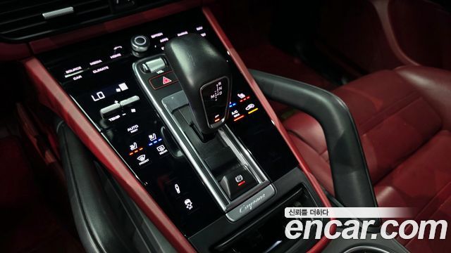 Porsche Cayenne 2020 — photo 9