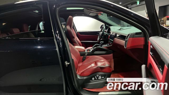 Porsche Cayenne 2020 — photo 10