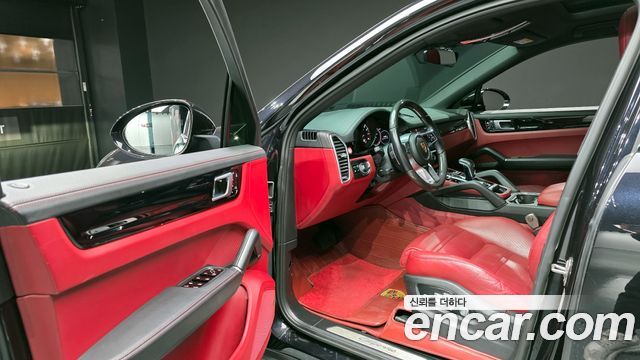 Porsche Cayenne 2020 — photo 11
