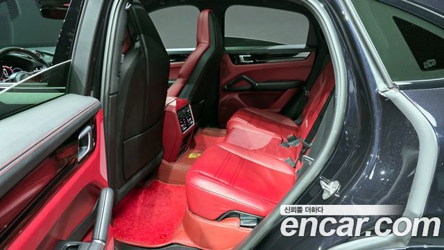 Porsche Cayenne 2020 — photo 12