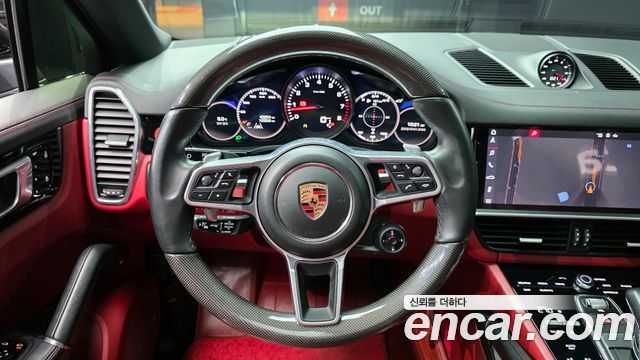 Porsche Cayenne 2020 — photo 13
