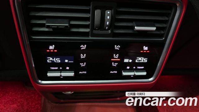 Porsche Cayenne 2020 — photo 18