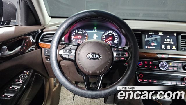 Kia K7 2017 — photo 13