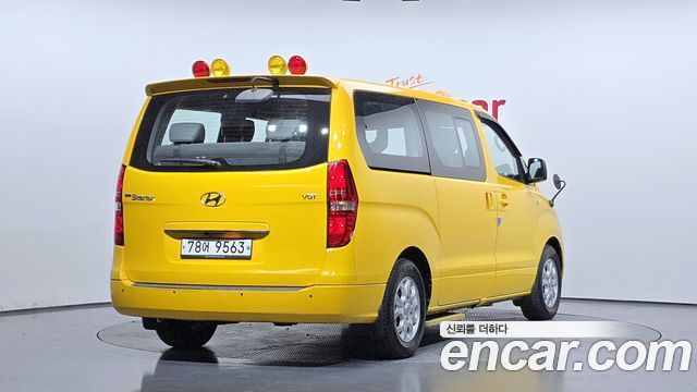 Hyundai Starex 2016 — photo 2