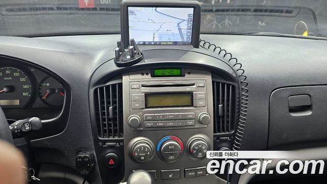 Hyundai Starex 2016 — photo 15