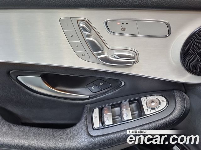 Mercedes-Benz GLC-Class 2019 — photo 14