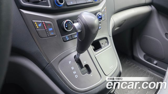 Hyundai Starex 2019 — photo 9