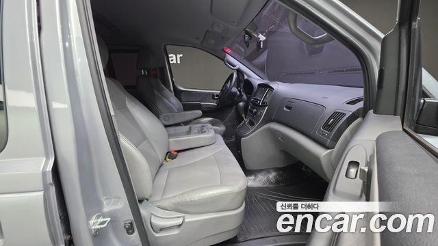 Hyundai Starex 2019 — photo 10