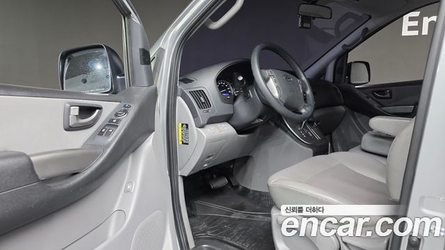 Hyundai Starex 2019 — photo 11