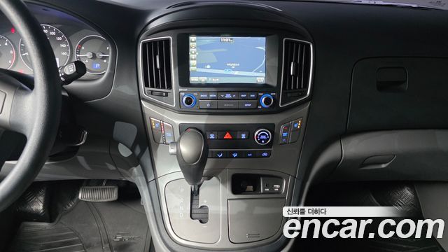 Hyundai Starex 2019 — photo 14