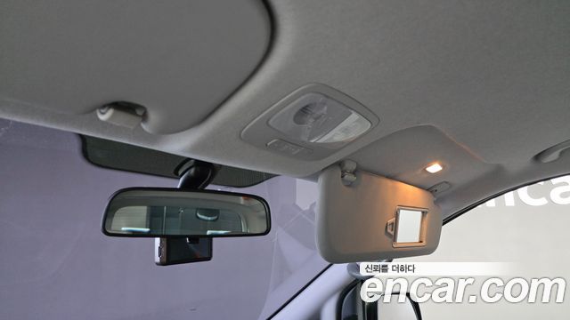 Hyundai Starex 2019 — photo 16