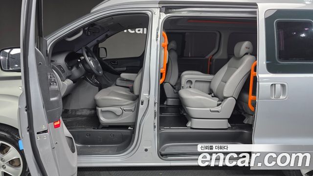 Hyundai Starex 2019 — photo 17