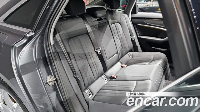 Audi A6 2021 — photo 12