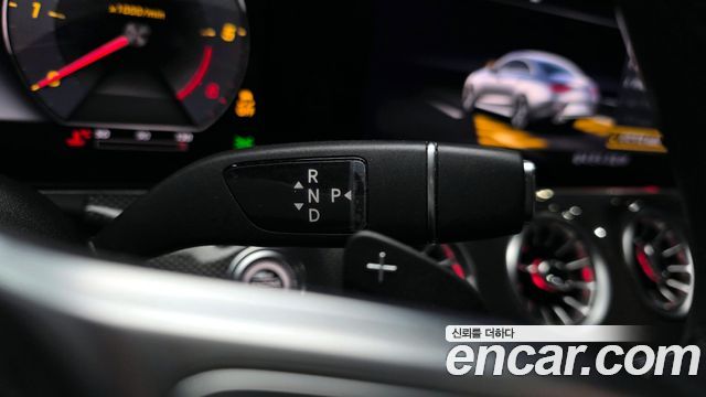 Mercedes-Benz CLS-Class 2020 — photo 9
