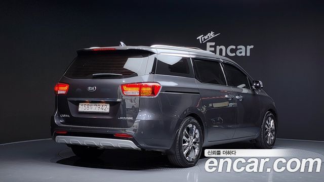 Kia Canival 2016 — photo 2