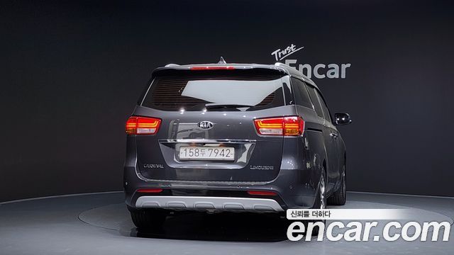 Kia Canival 2016 — photo 4