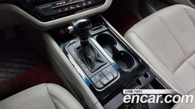Kia Canival 2016 — photo 9