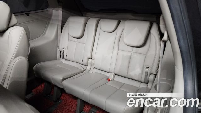 Kia Canival 2016 — photo 13