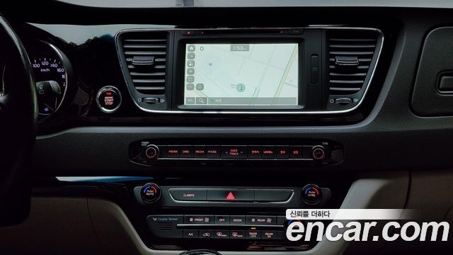 Kia Canival 2016 — photo 15