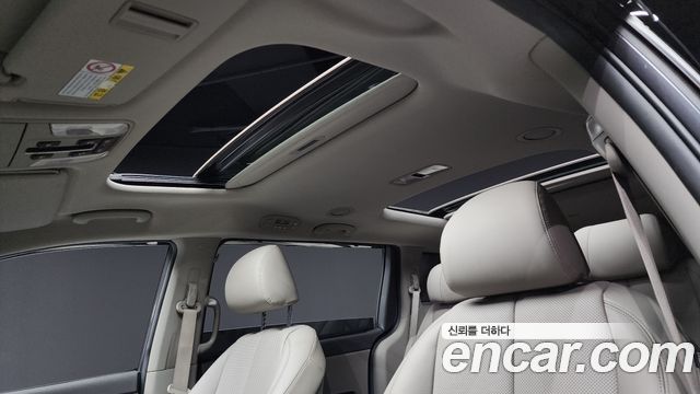Kia Canival 2016 — photo 17