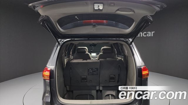 Kia Canival 2016 — photo 20
