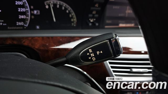 Mercedes-Benz S-Class 2007 — photo 9