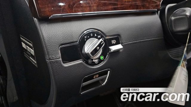 Mercedes-Benz S-Class 2007 — photo 16