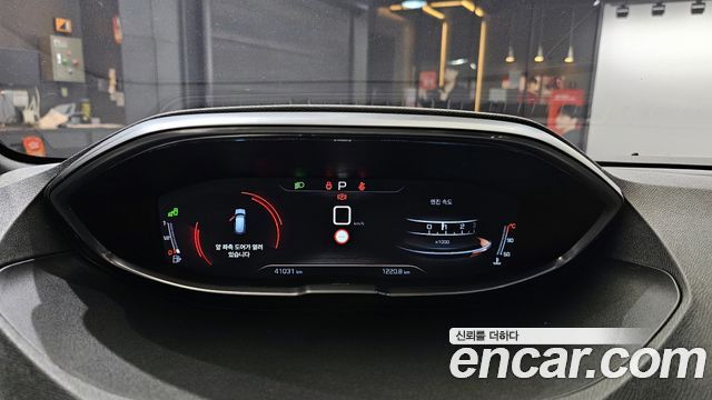 Peugeot 3008 2018 — photo 8