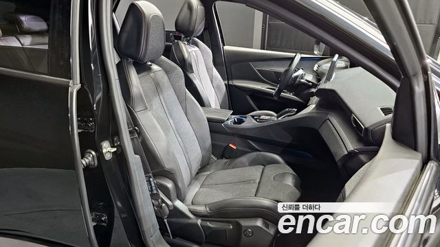 Peugeot 3008 2018 — photo 12
