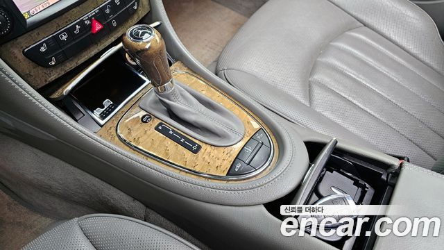 Mercedes-Benz CLS-Class 2010 — photo 9