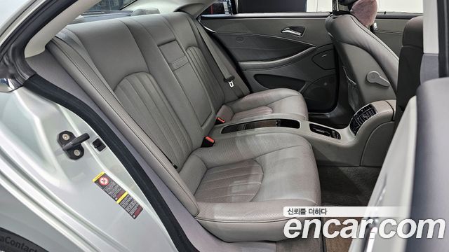 Mercedes-Benz CLS-Class 2010 — photo 12