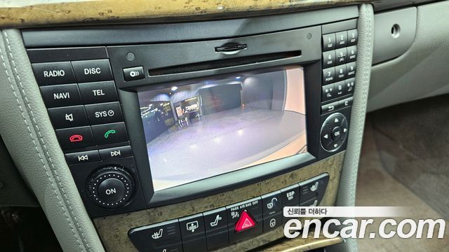 Mercedes-Benz CLS-Class 2010 — photo 14
