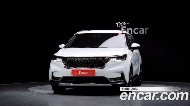 Kia Canival 2023 — photo 3