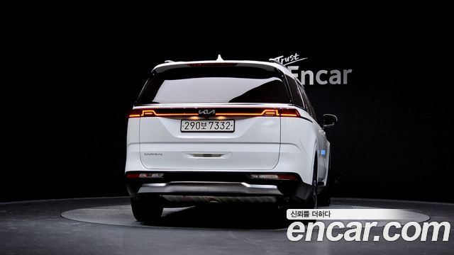 Kia Canival 2023 — photo 4