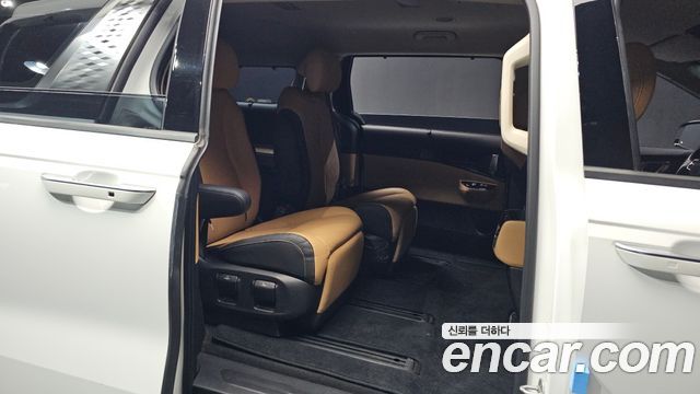 Kia Canival 2023 — photo 12