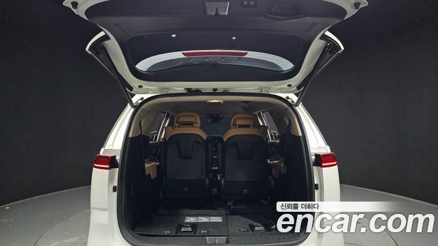 Kia Canival 2023 — photo 20