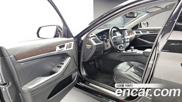 Genesis G80 2018 — photo 11