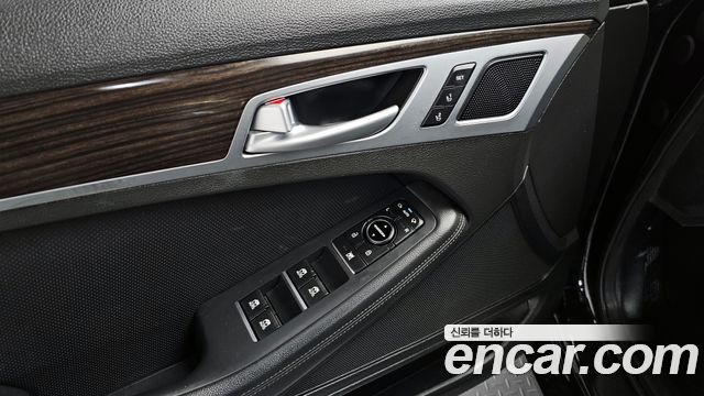 Genesis G80 2018 — photo 18