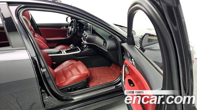 Kia Stinger 2018 — photo 12