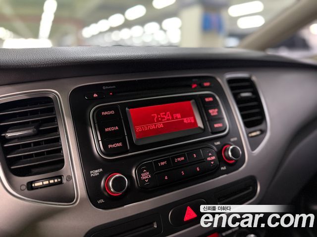 Kia Carens 2014 — photo 12