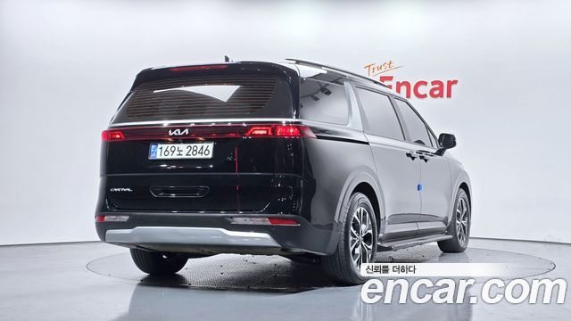 Kia Canival 2022 — photo 2