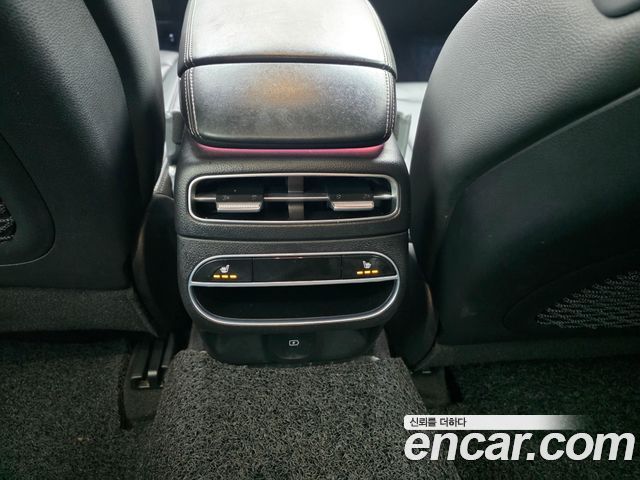 Genesis GV70 2021 — photo 16