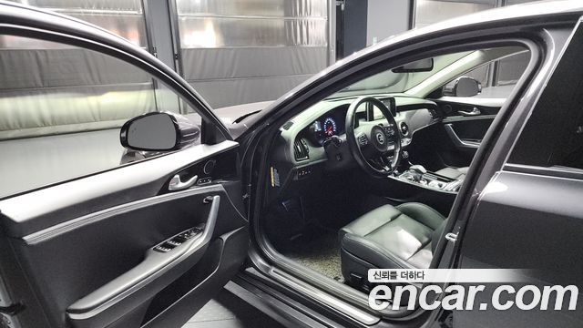 Kia Stinger 2018 — photo 10