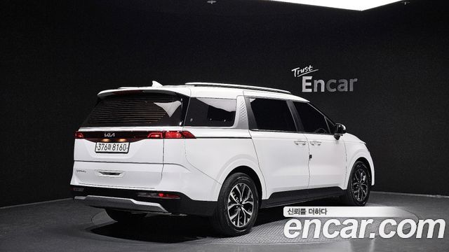 Kia Canival 2022 — photo 2