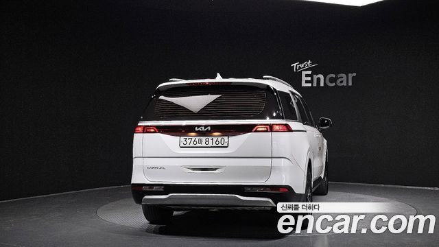 Kia Canival 2022 — photo 4