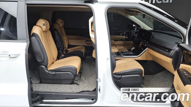 Kia Canival 2022 — photo 11