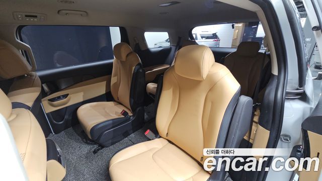 Kia Canival 2022 — photo 19